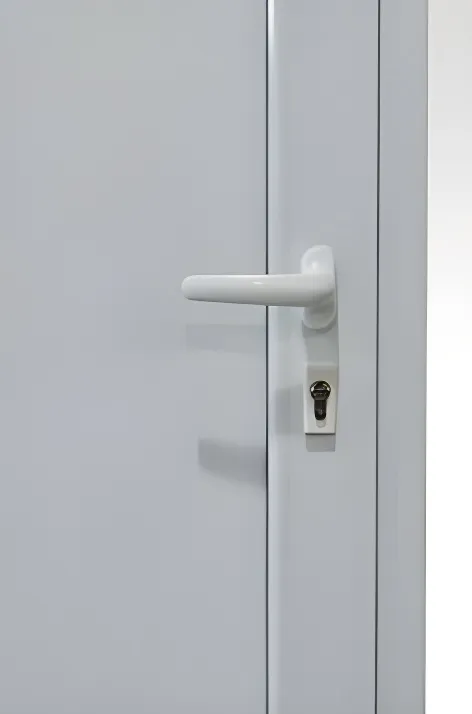 Puerta panel liso, color blanco (detalle)
