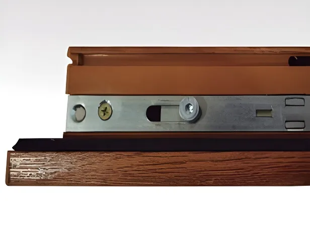 Banderola PVC con aldaba negra, color roble dorado (detalle)