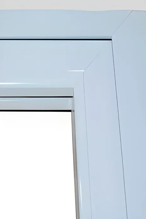 Portón levadizo con puerta de escape, color blanco (detalle)