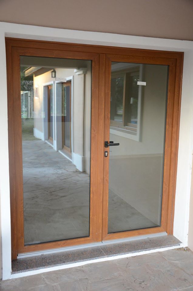 aberturas de PVC en color roble