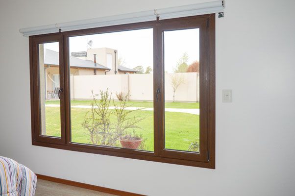 Aberturas de PVC Nogal - Aberturas Pampeanas